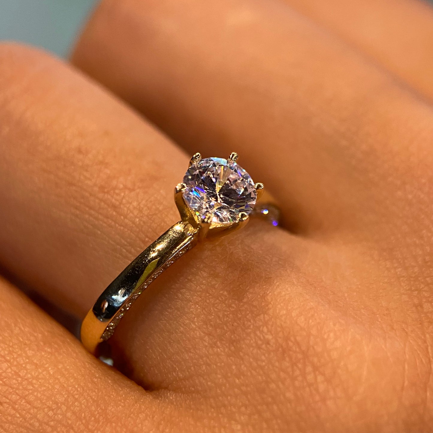 Anillo de compromiso en oro