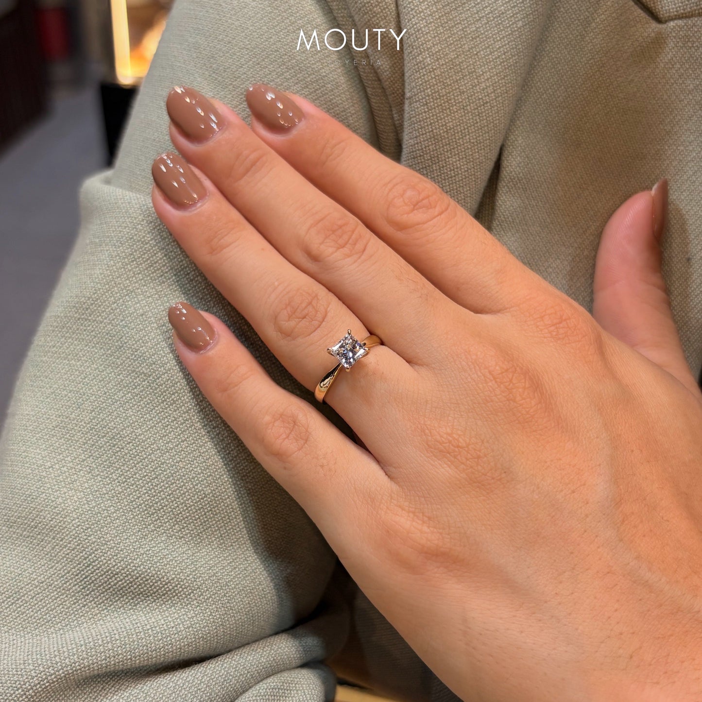 Anillo Emily en oro con diamante de laboratorio corte princess 1.00 ct