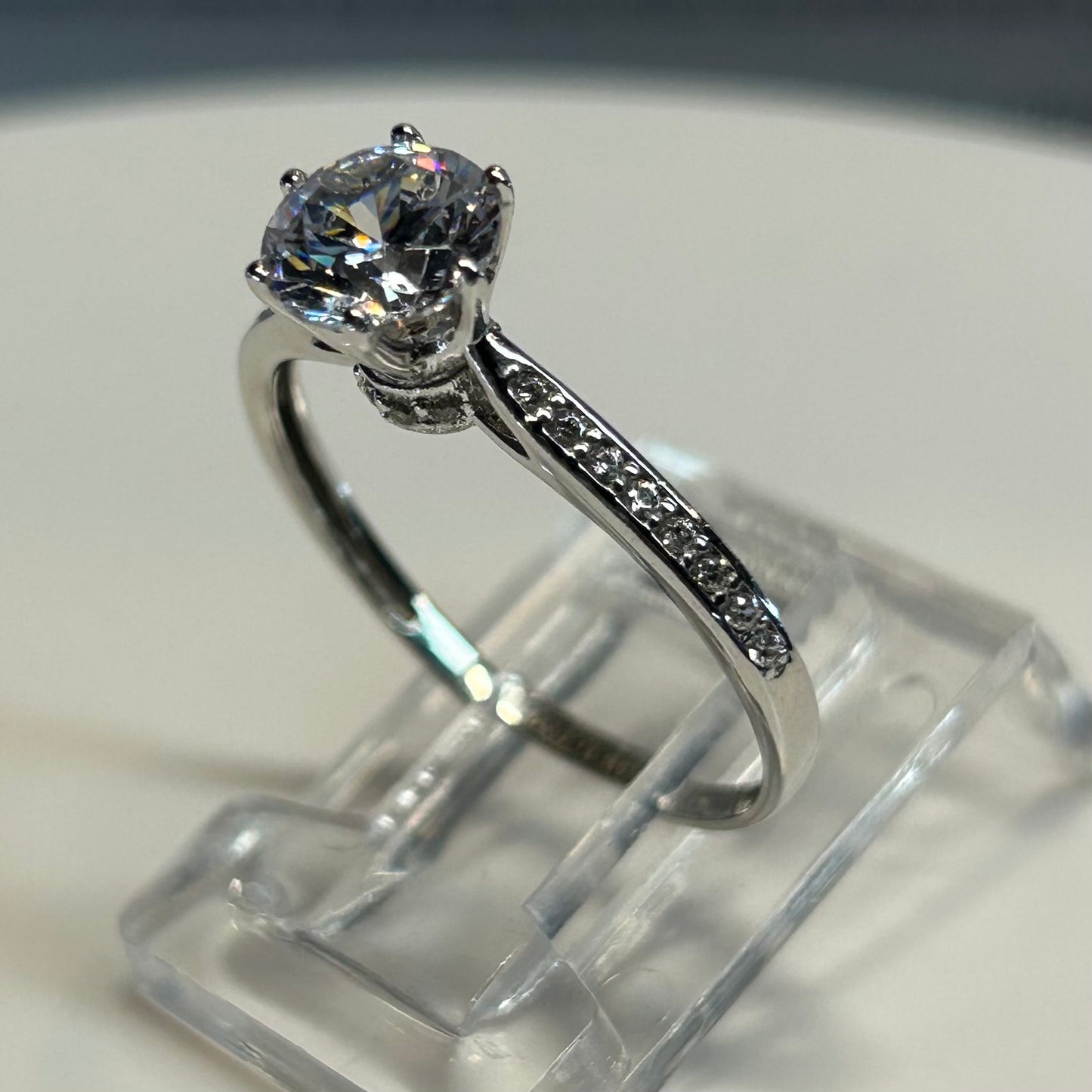 Anillo de compromiso en oro