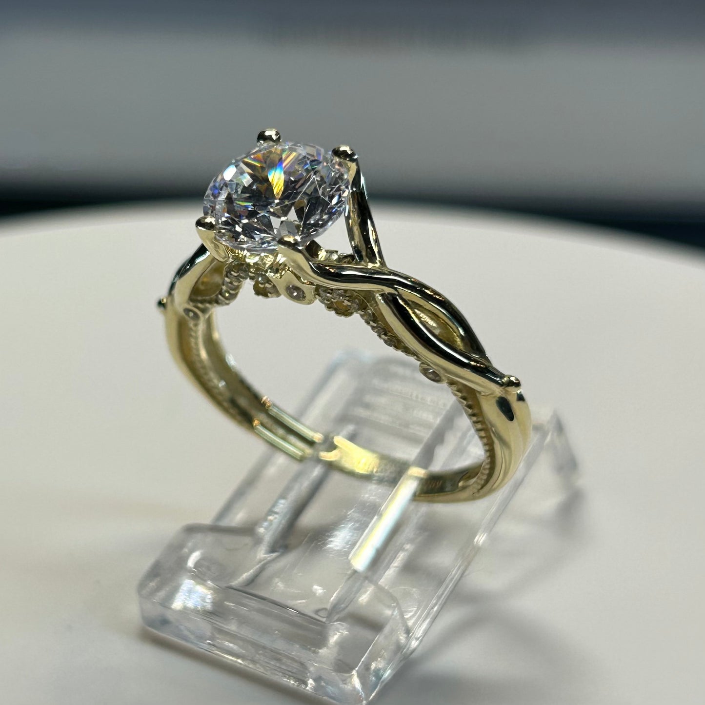 Anillo de compromiso en oro