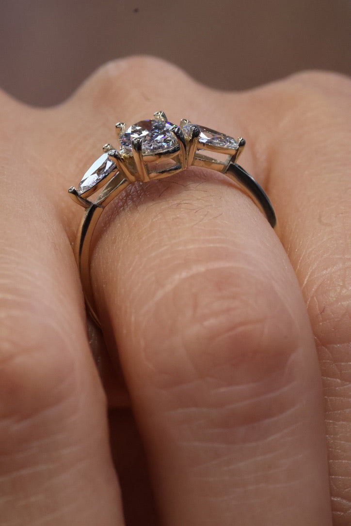 Camille en oro 1.00 ct