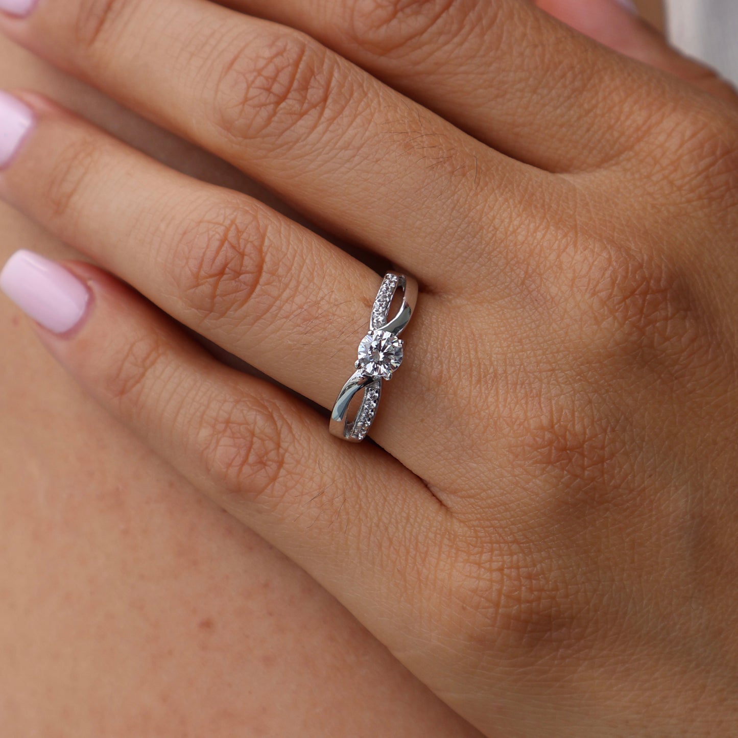 Anillo en Oro Blanco 14k con Circonias Mod.16014