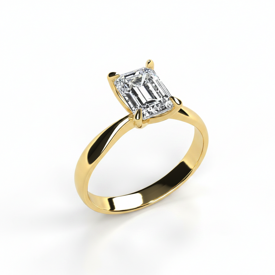 Anillo Emily en oro con circonia corte esmeralda