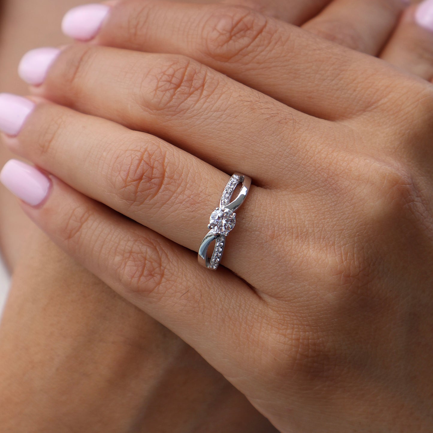 Anillo en Oro Blanco 14k con Circonias Mod.16014