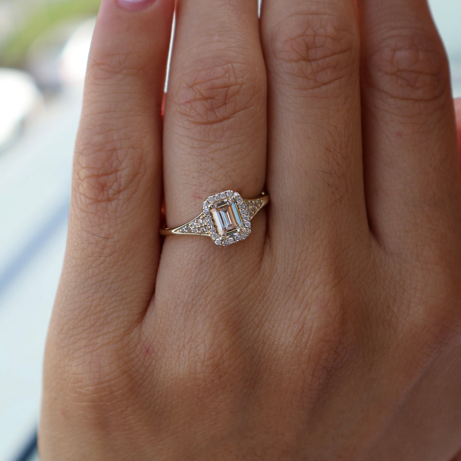 Anillo en Oro Amarillo 14k con Circonia Mod.16004
