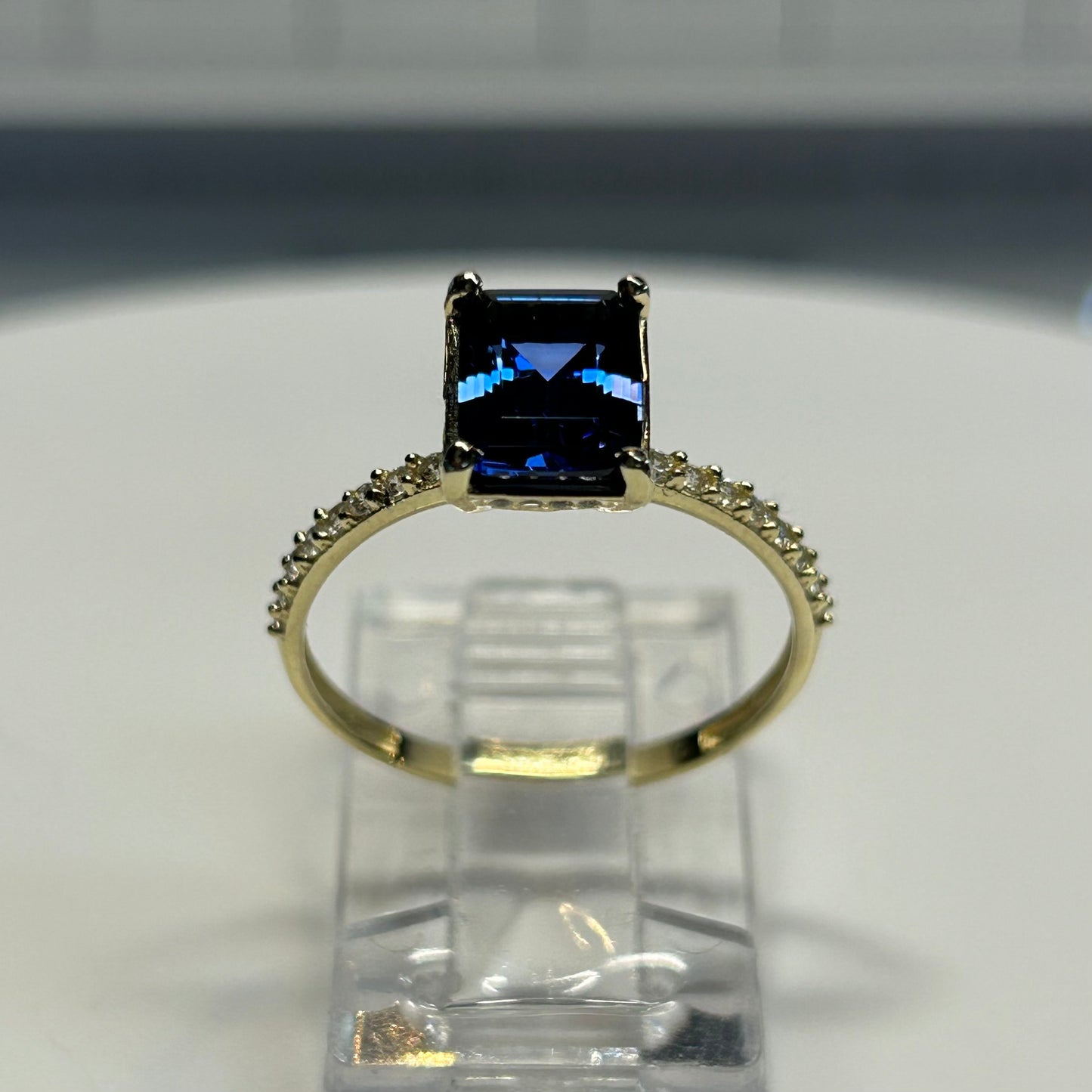 Anillo de compromiso en oro