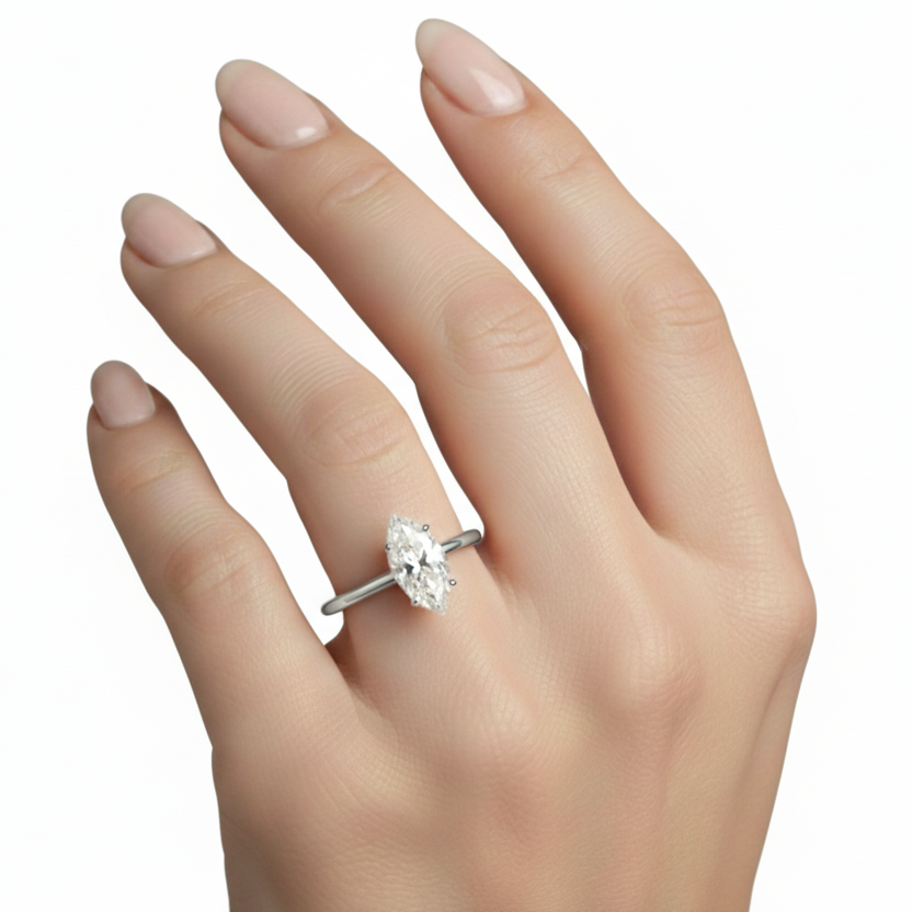 Anillo Emily en oro corte marquise