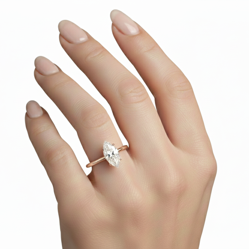 Anillo Emily en oro corte marquise