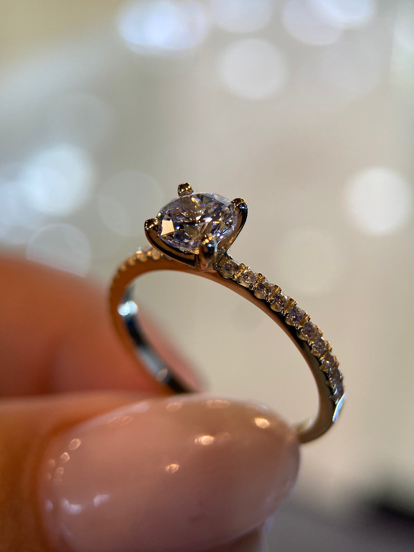 Anillo en Oro Amarillo 10k con Circonias Mod.15943