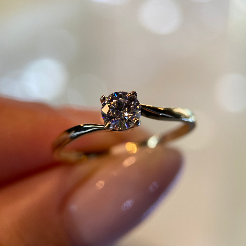 Anillo Simone en oro