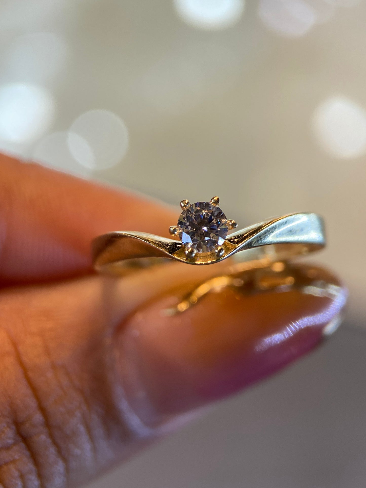 Anillo de compromiso en oro