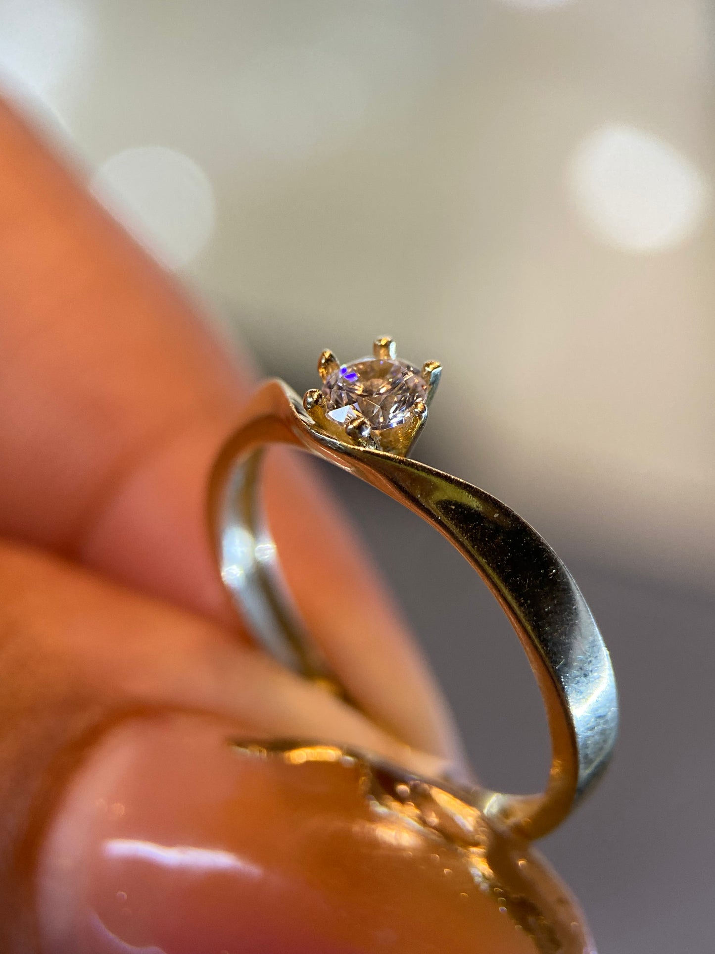 Anillo de compromiso en oro