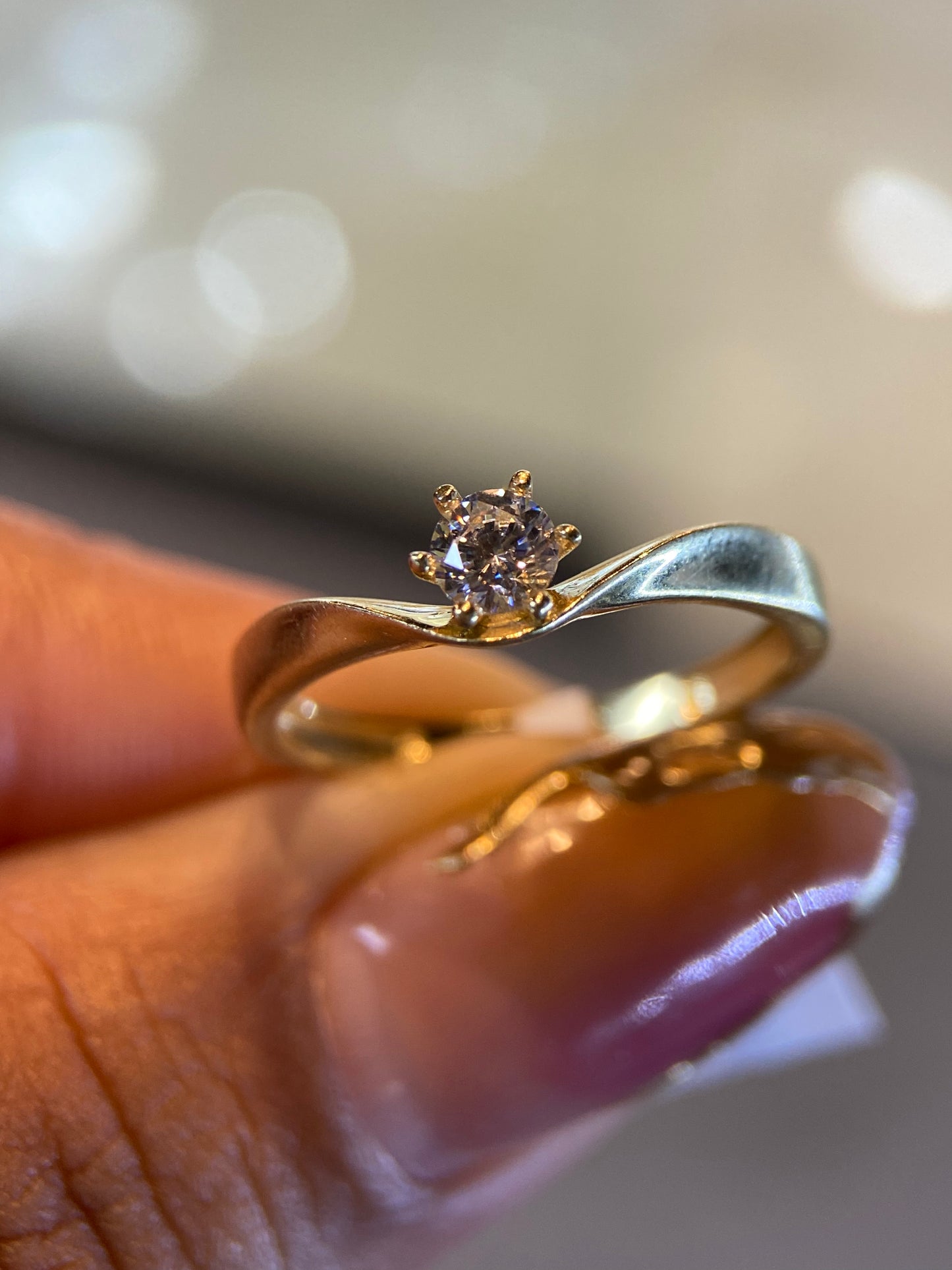 Anillo de compromiso en oro