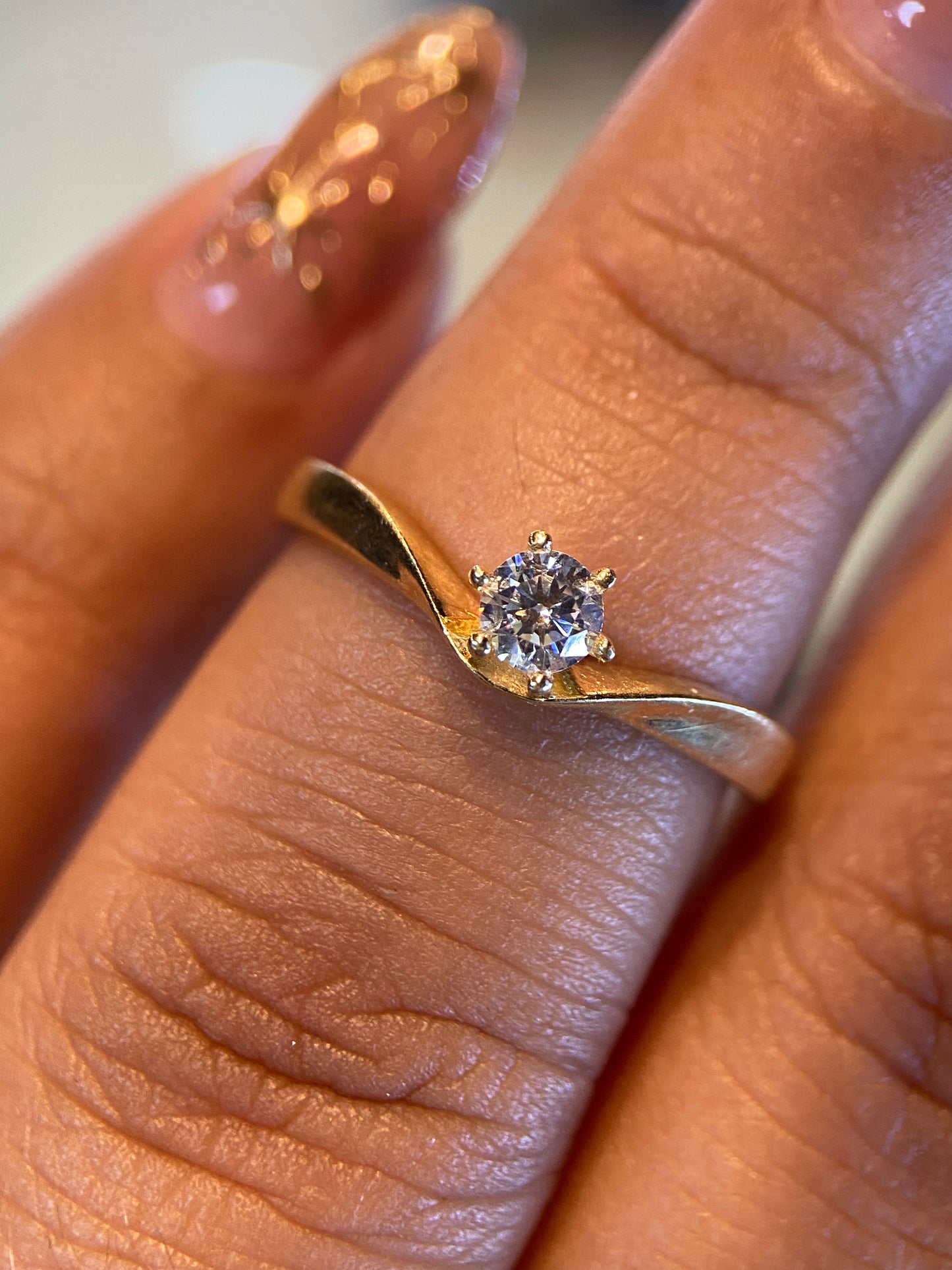 Anillo de compromiso en oro