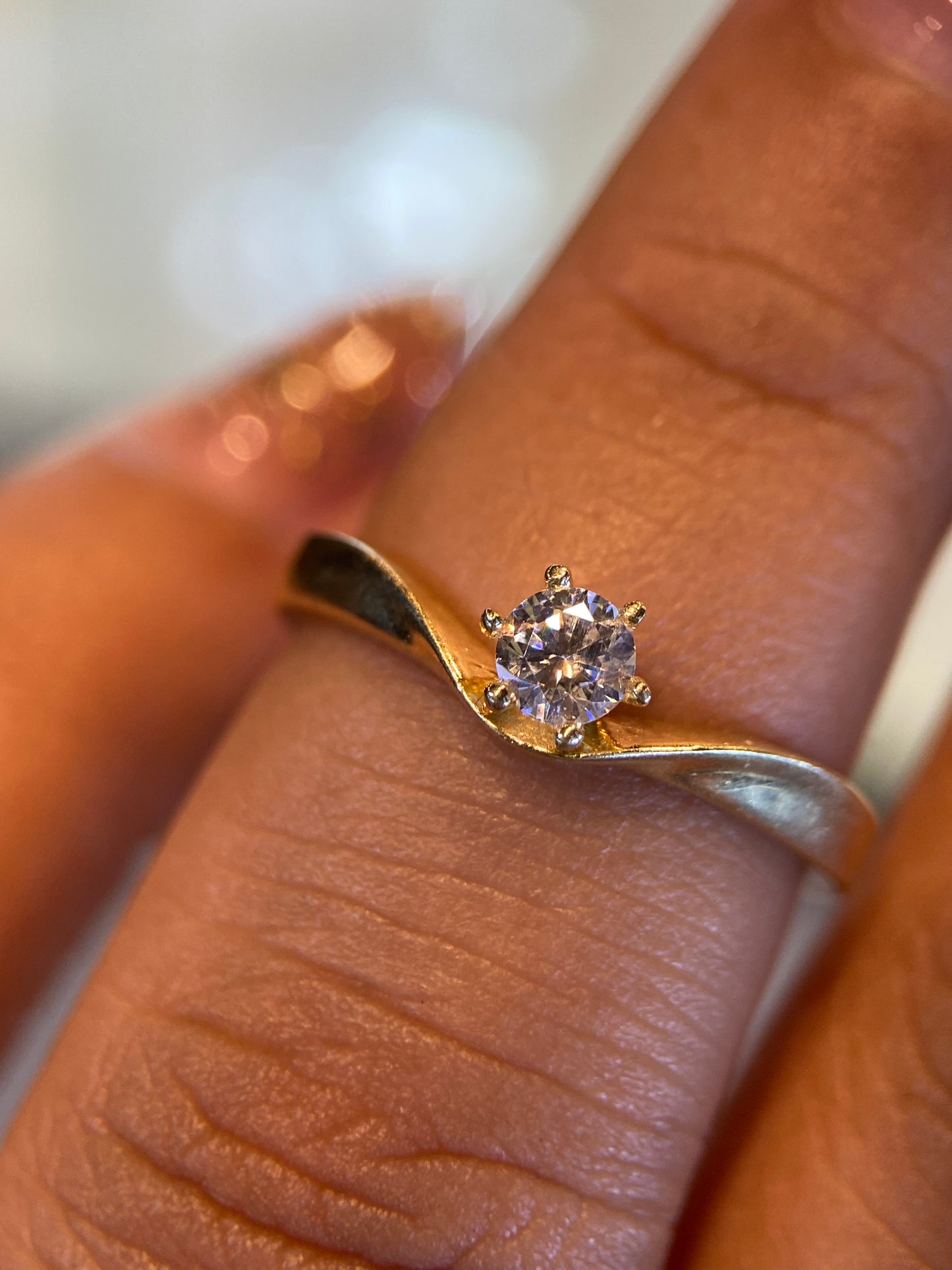 Anillo de compromiso en oro