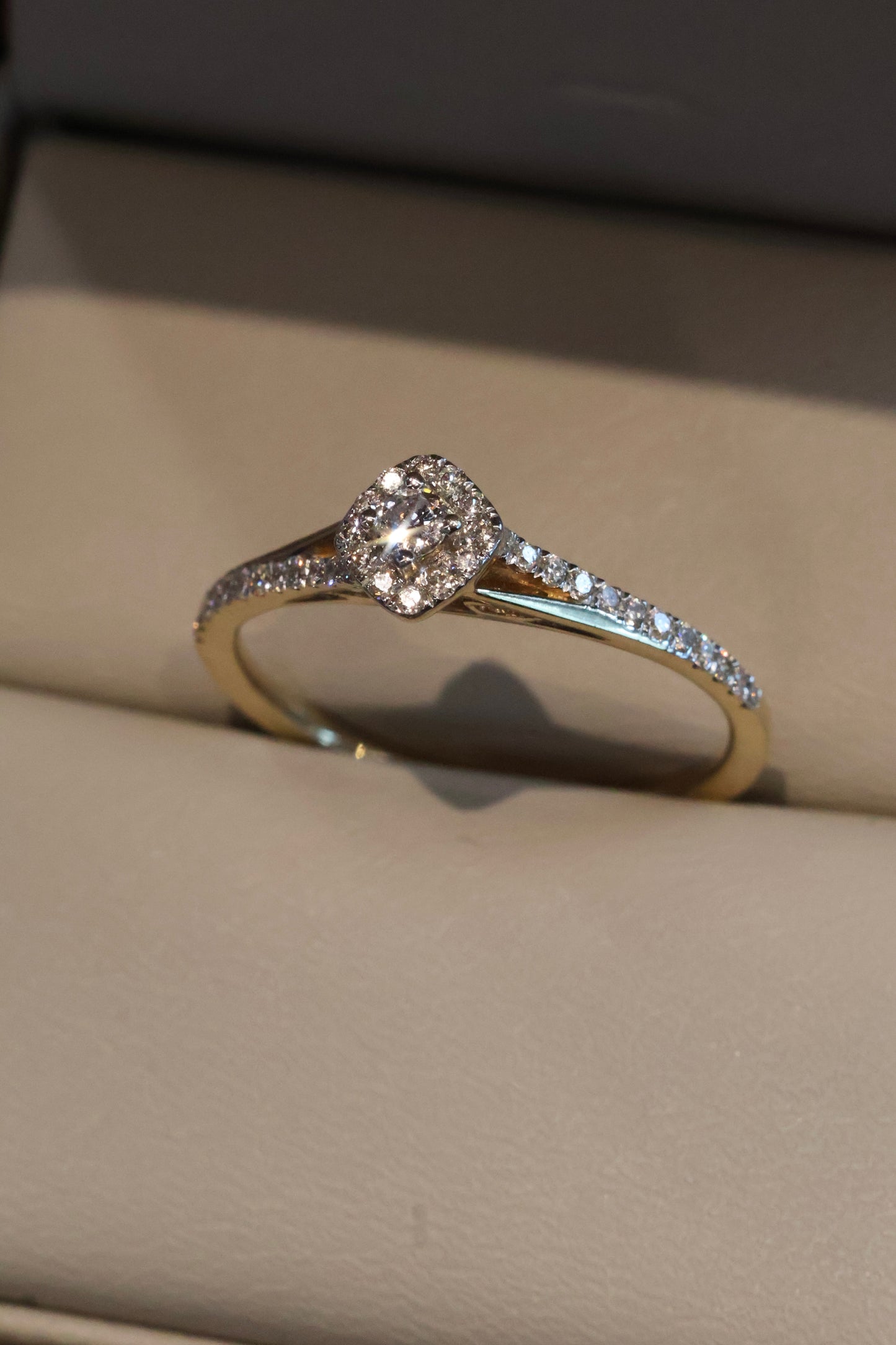 Anillo OF1798 en oro blanco 14k con diamante natural .25cts