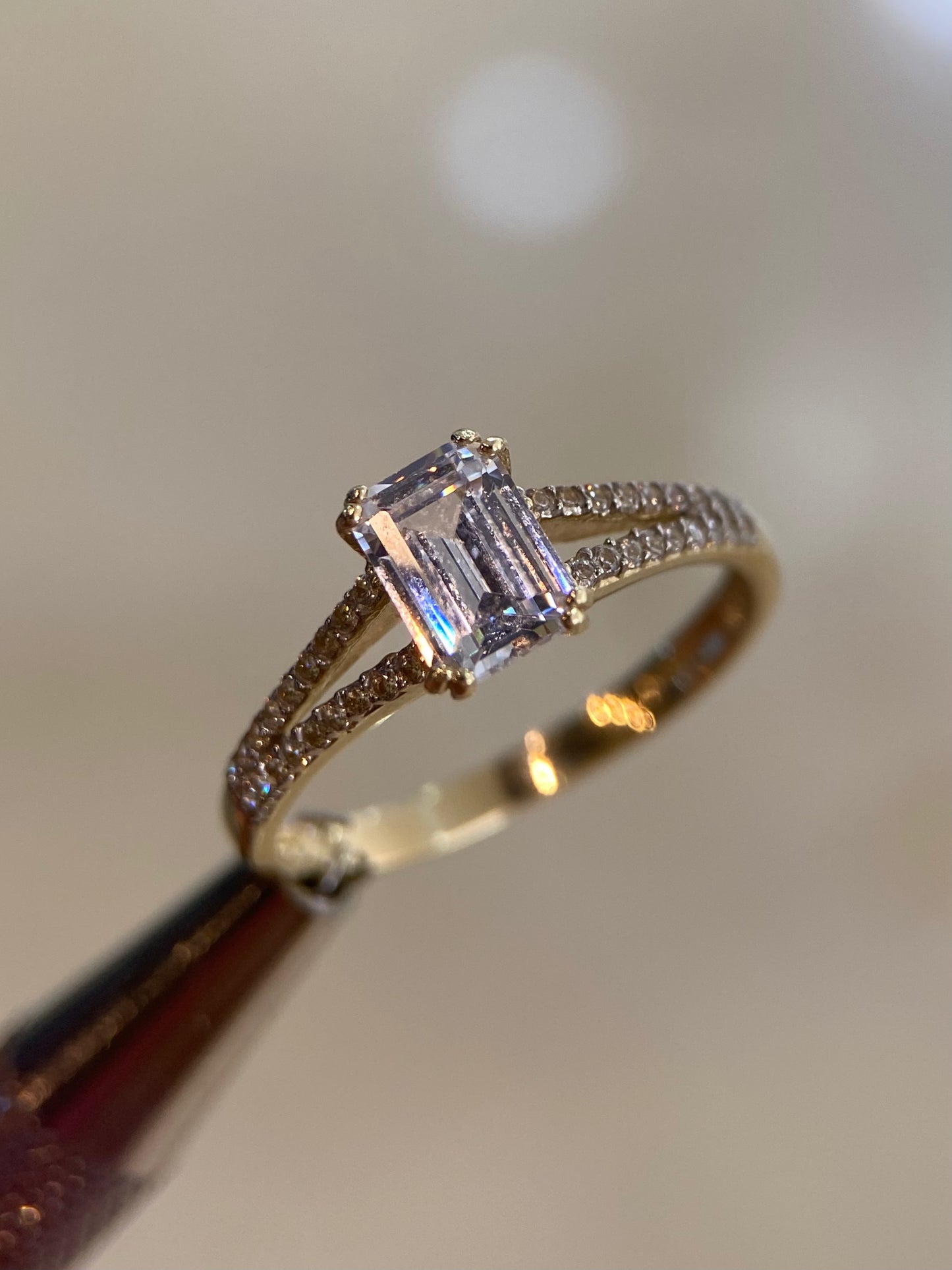 Anillo de compromiso en oro
