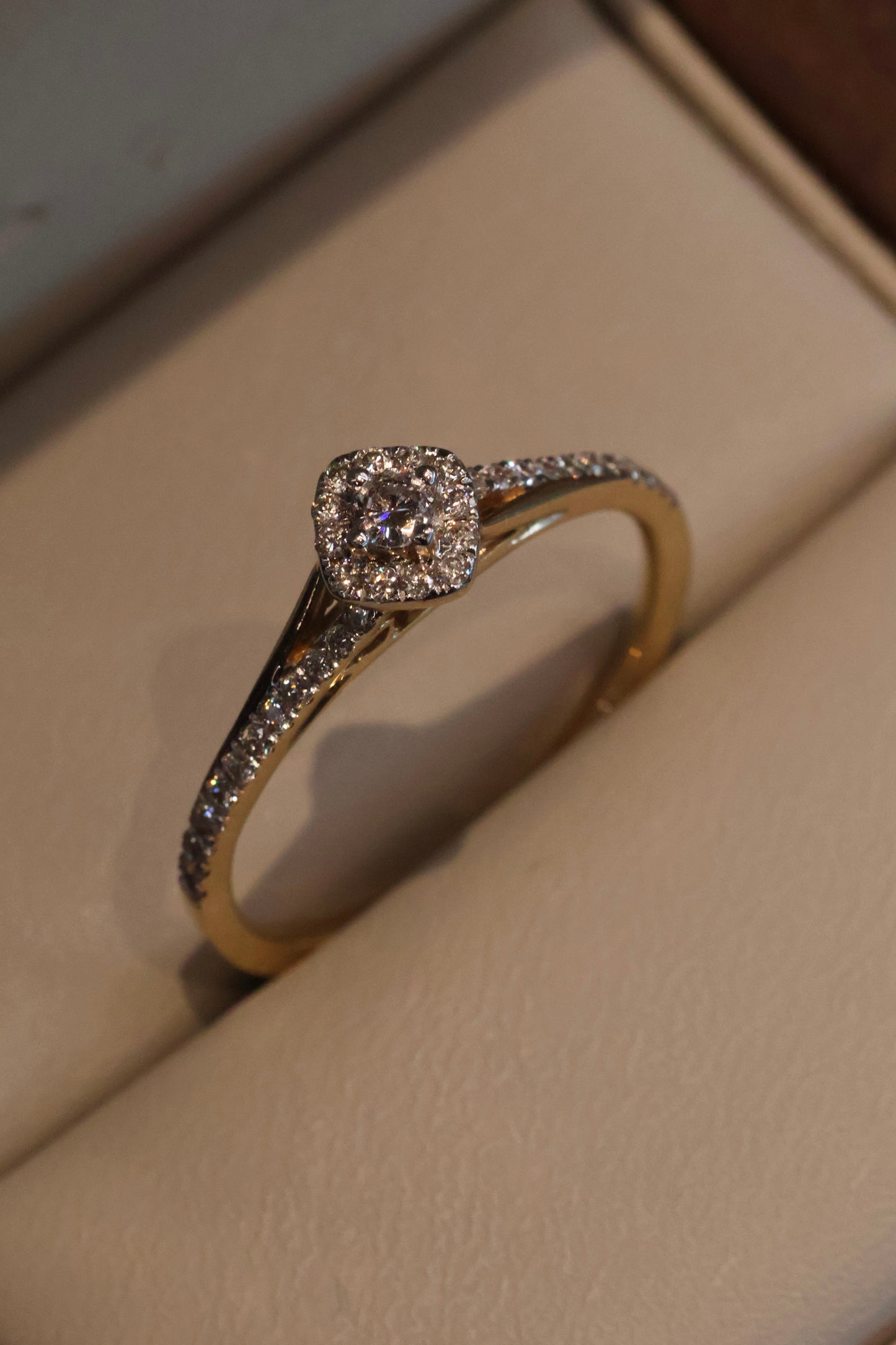Anillo OF1798 en oro blanco 14k con diamante natural .25cts