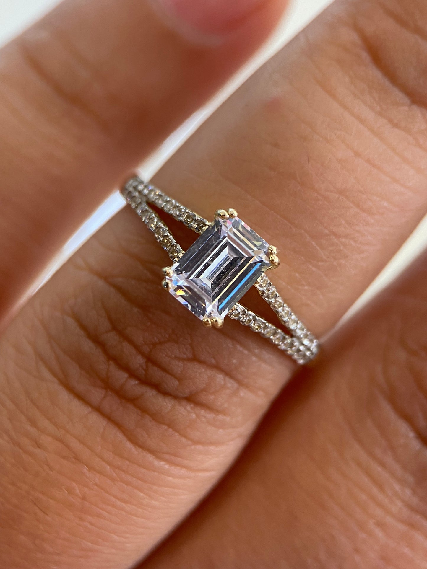 Anillo de compromiso en oro