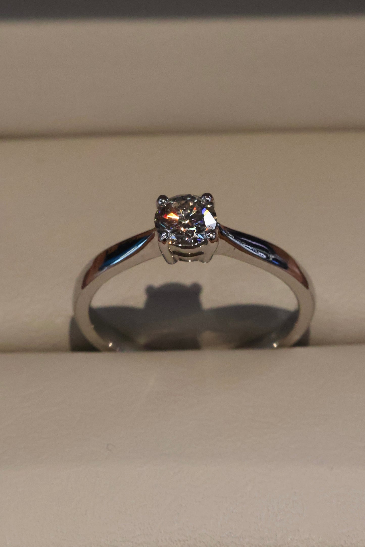 Anillo OF2235 en oro blanco 14k con diamante natural .40cts