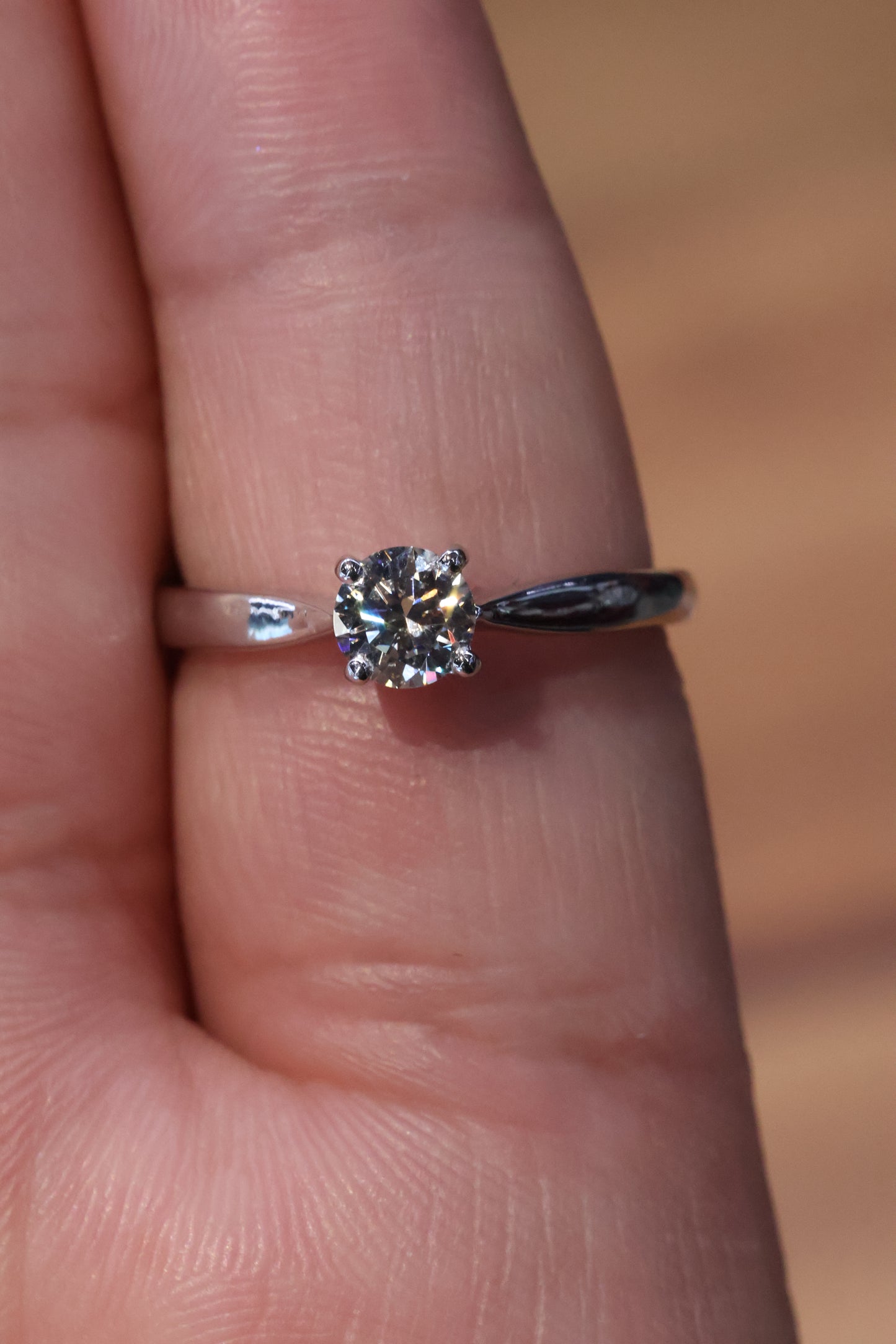 Anillo OF2235 en oro blanco 14k con diamante natural .40cts