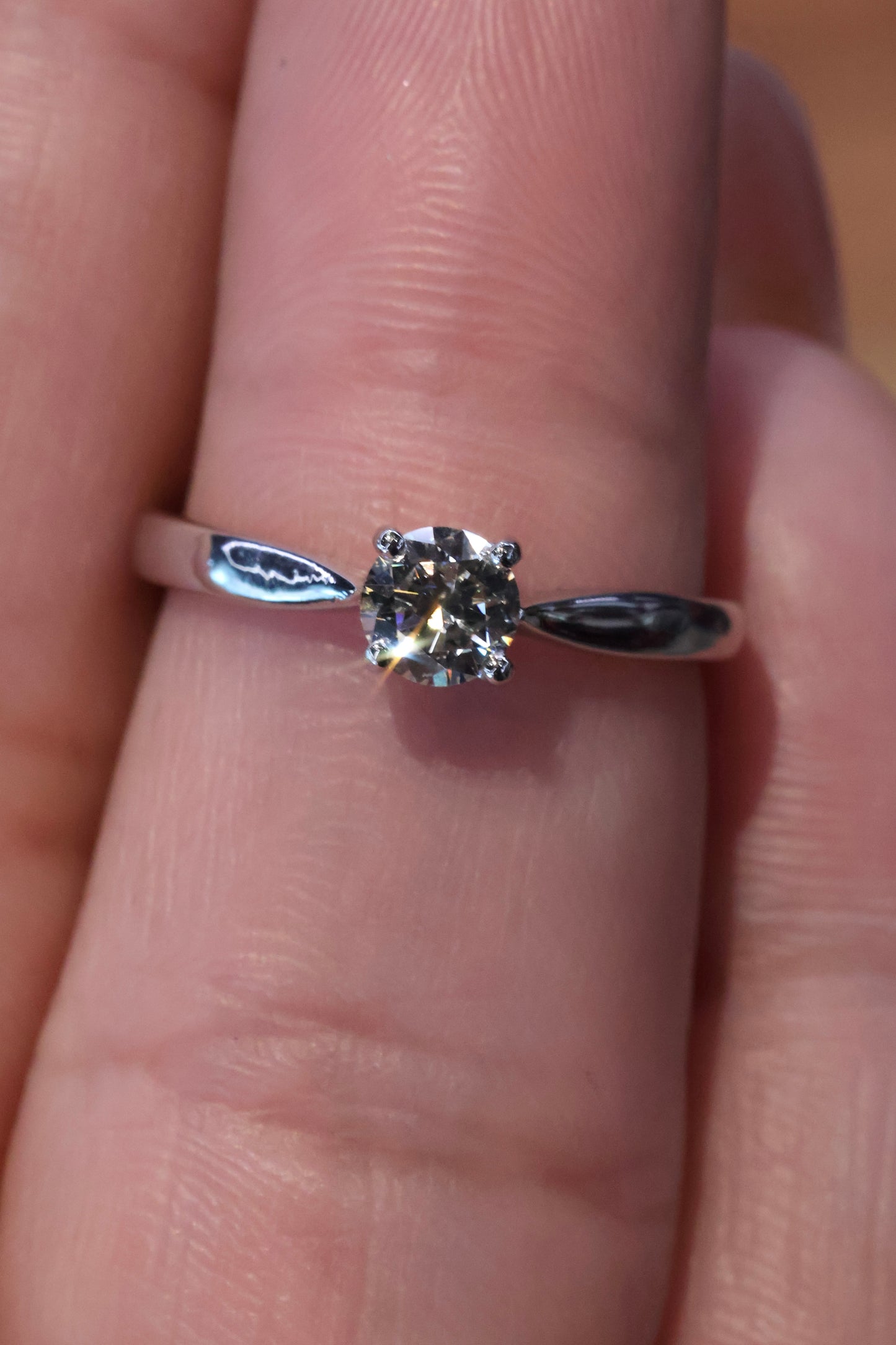 Anillo OF2235 en oro blanco 14k con diamante natural .40cts
