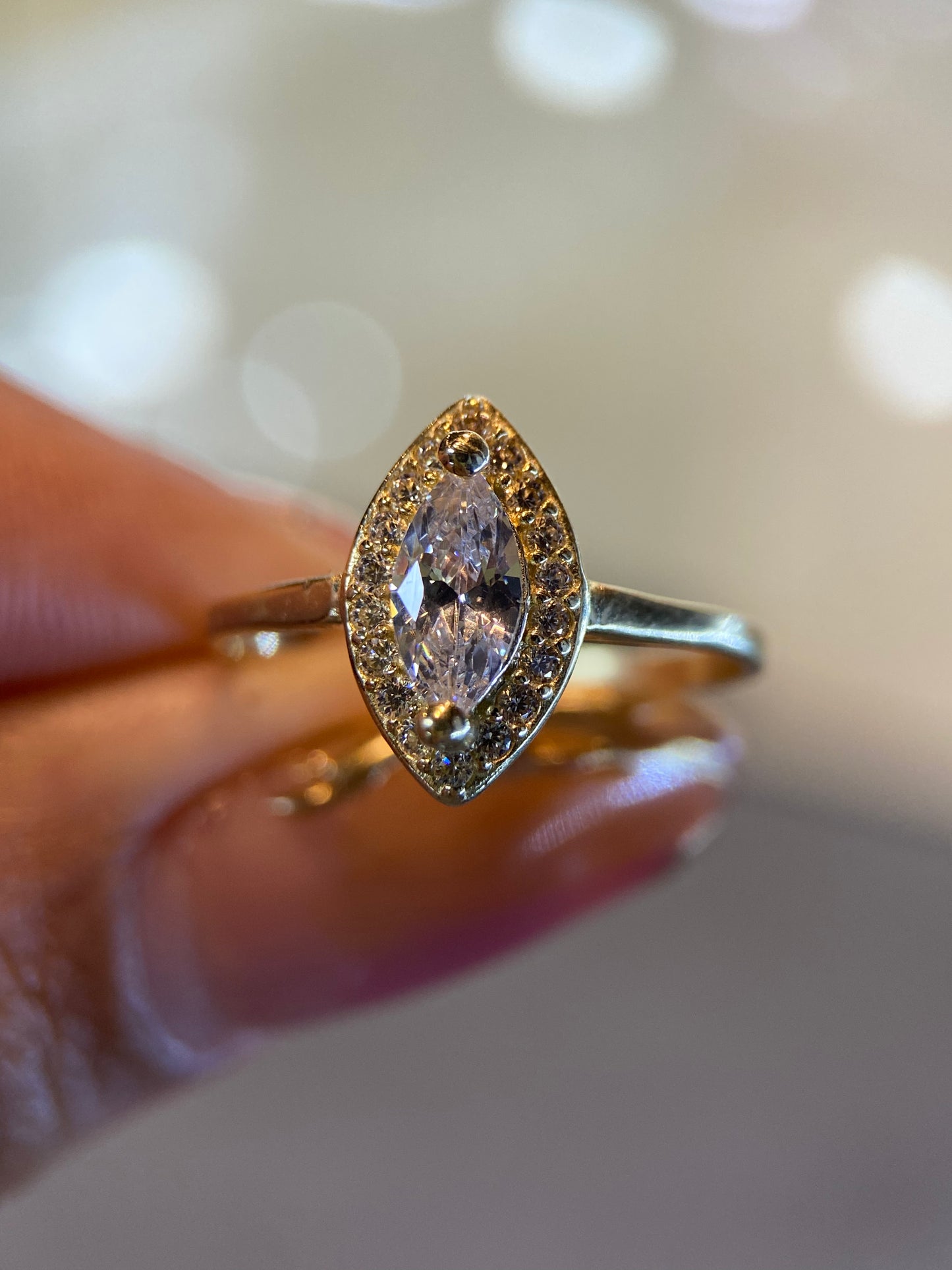 Anillo de compromiso en oro