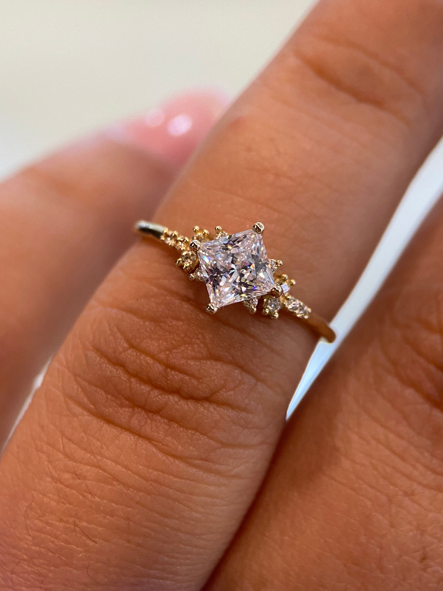 Anillo de compromiso en oro