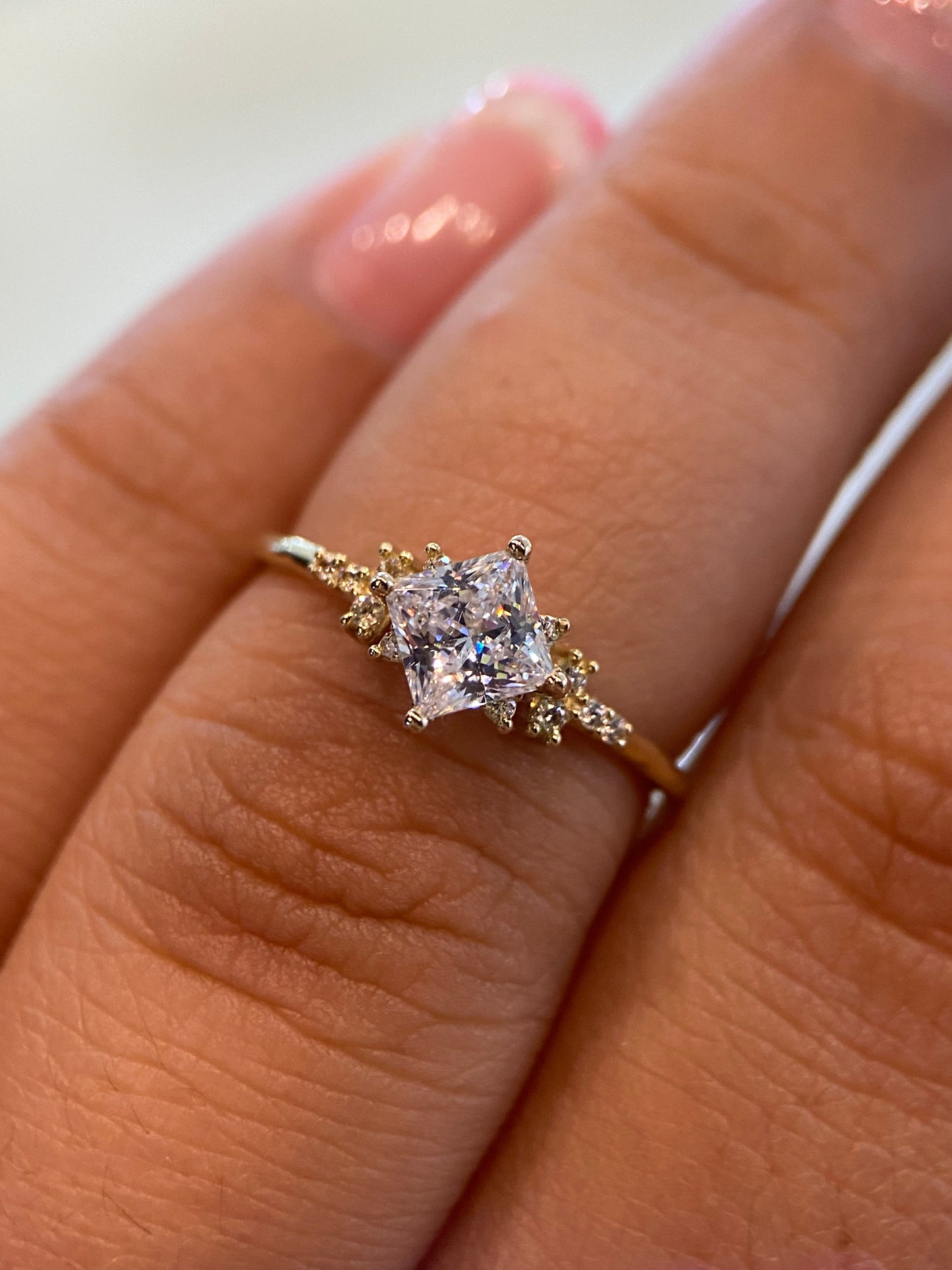 Anillo de compromiso en oro