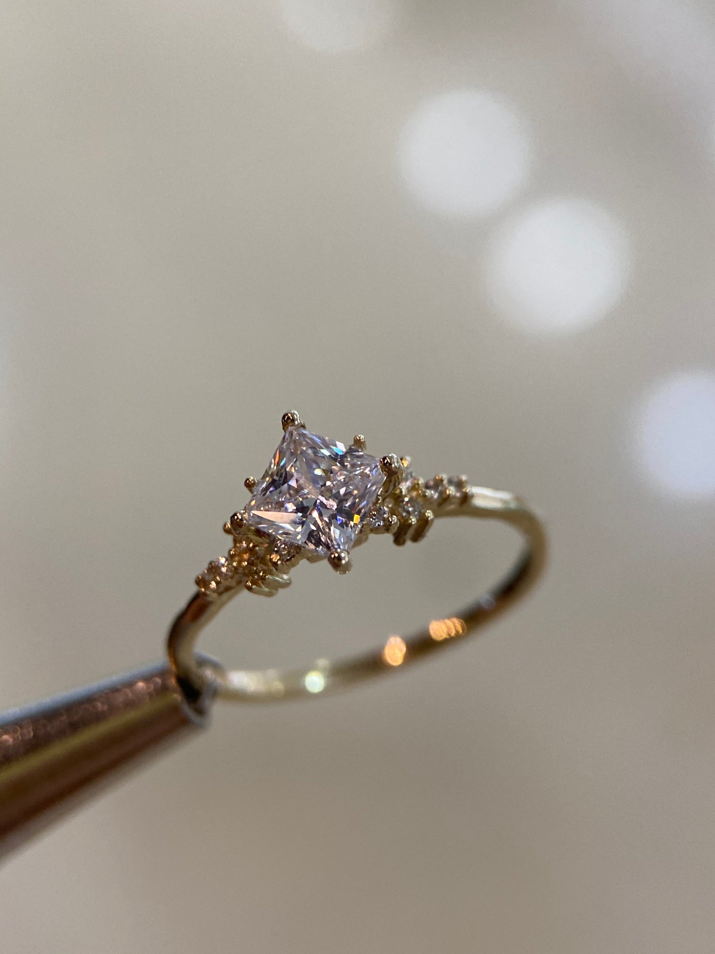Anillo de compromiso en oro
