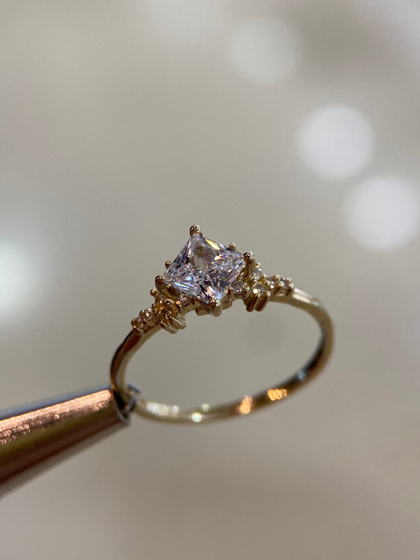 Anillo de compromiso en oro