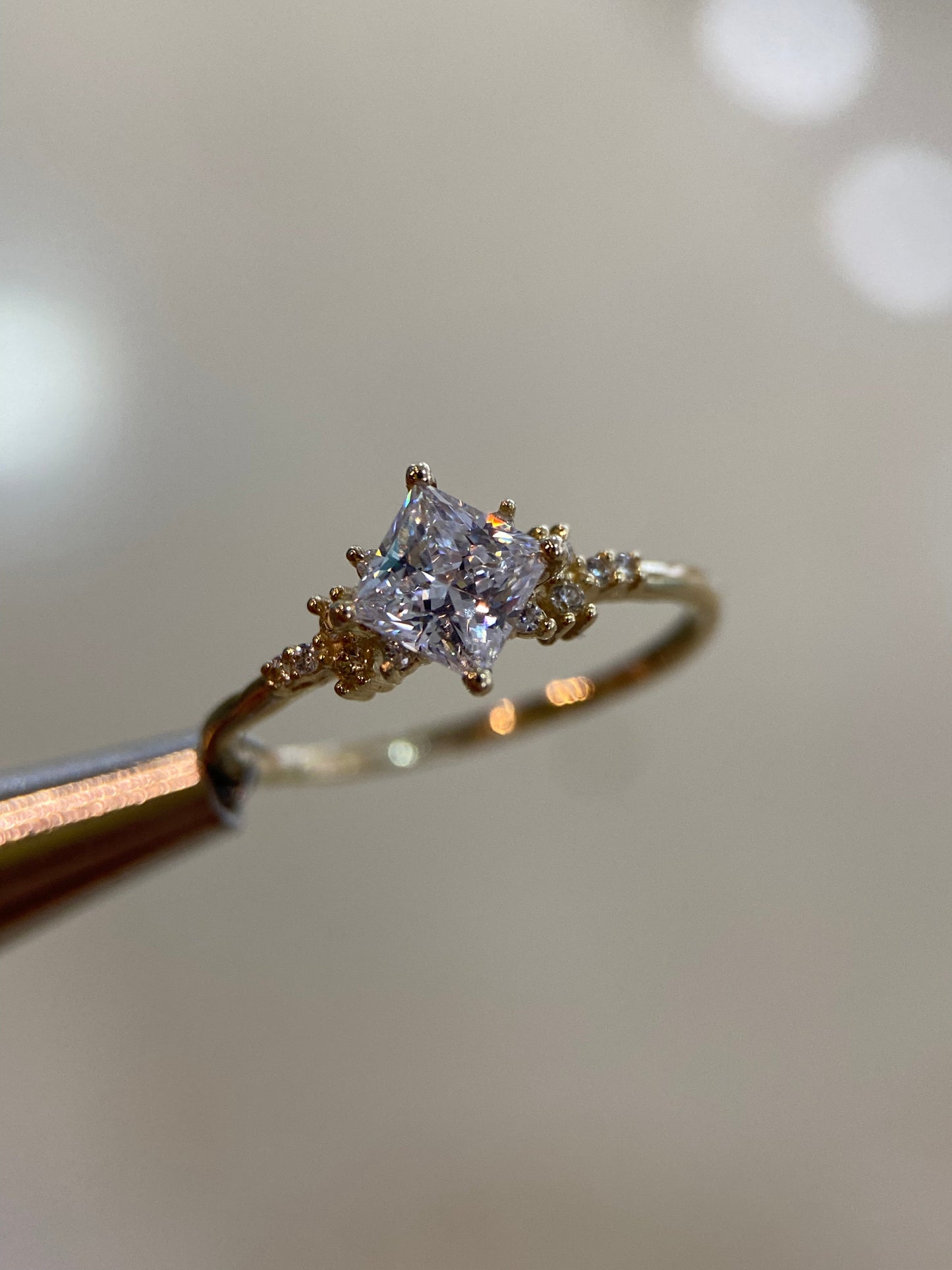 Anillo de compromiso en oro