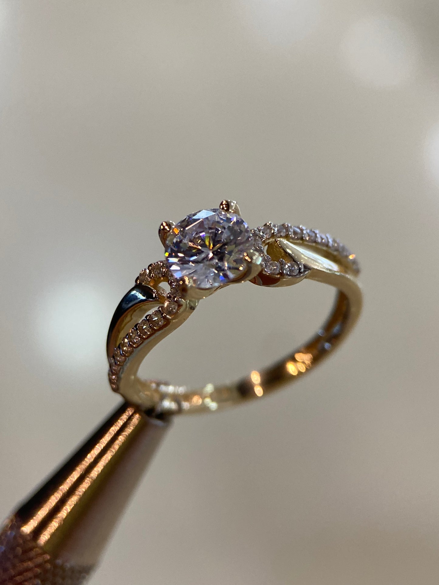 Anillo de compromiso en oro