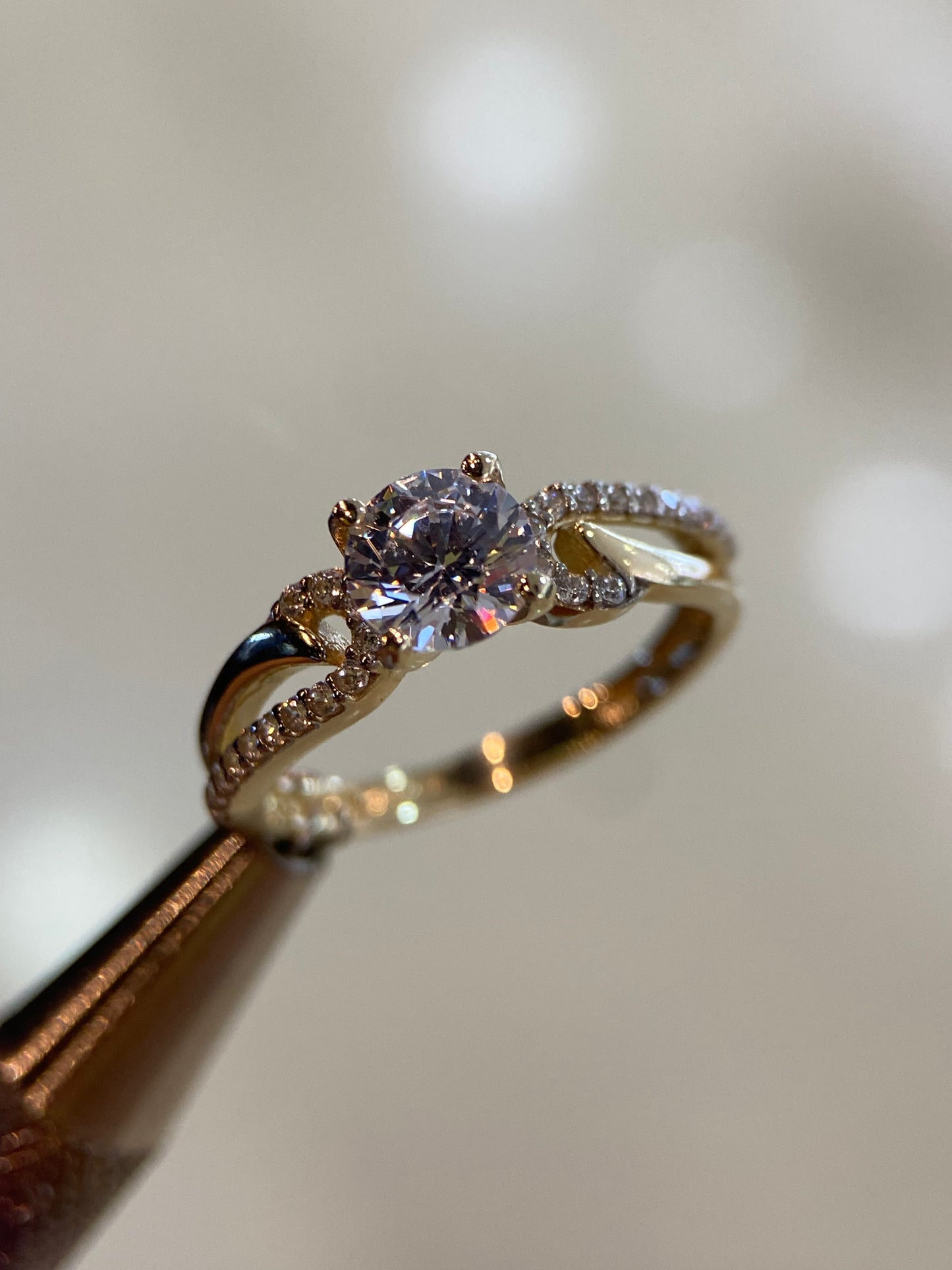 Anillo de compromiso en oro