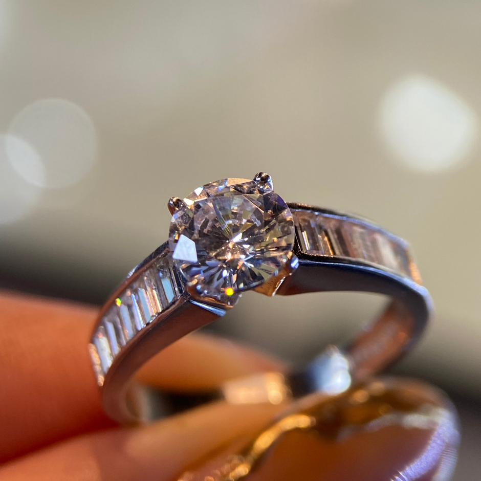 Anillo de compromiso en oro