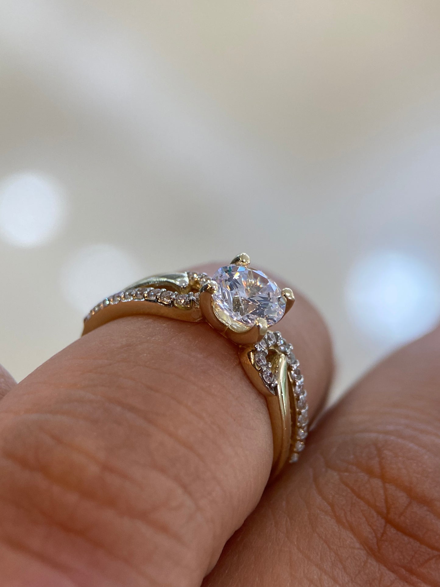 Anillo de compromiso en oro