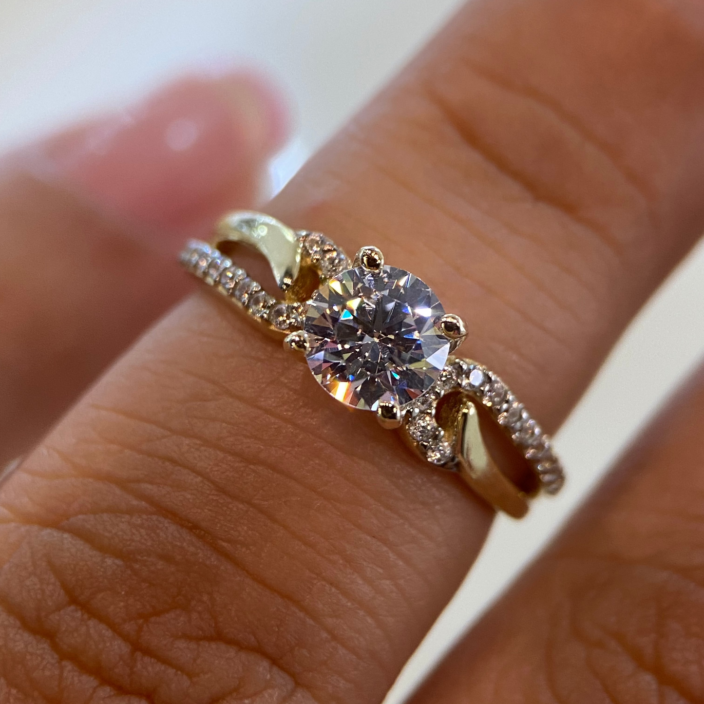 Anillo de compromiso en oro