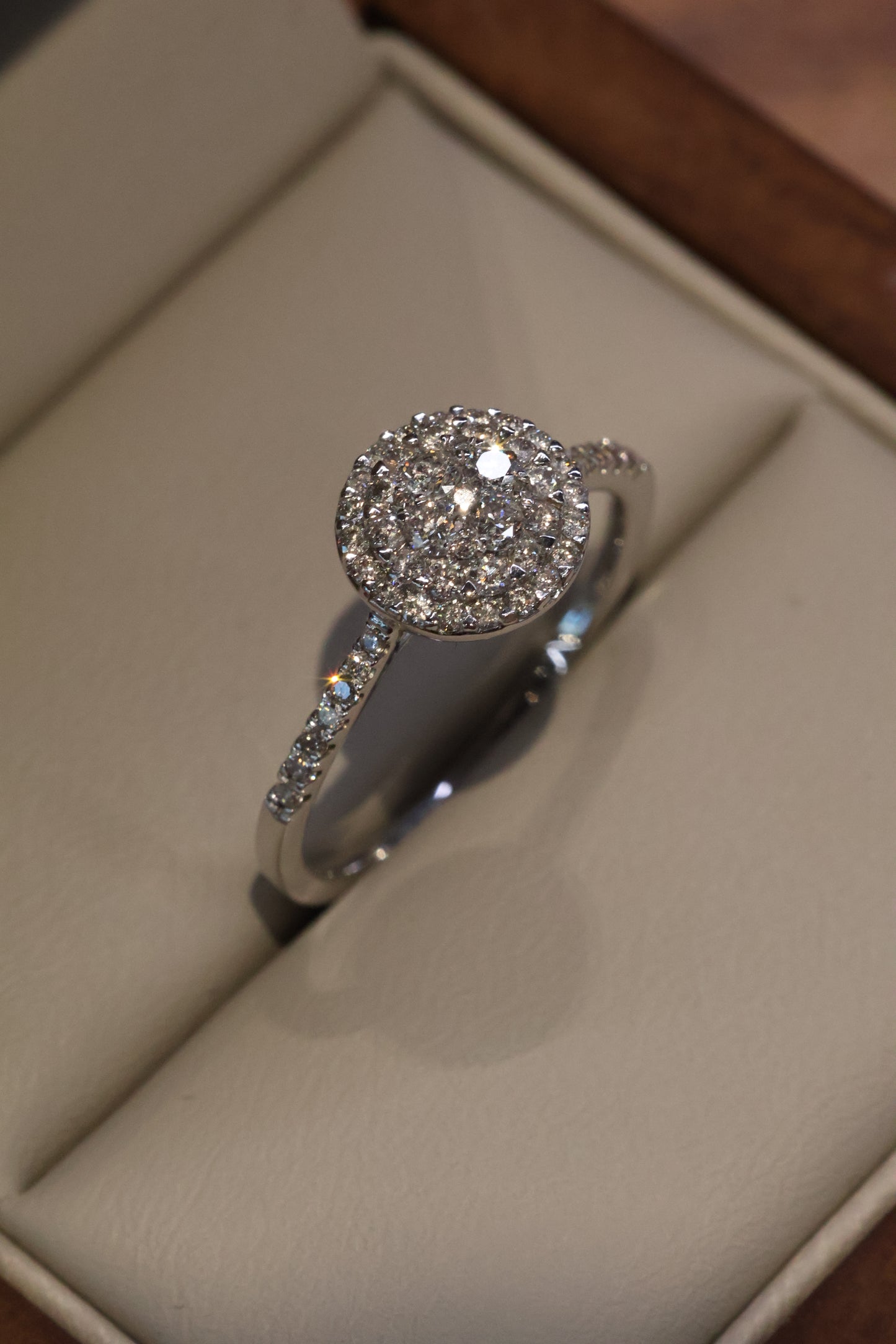 Anillo OF1492 en oro blanco 14k con diamante natural .50cts