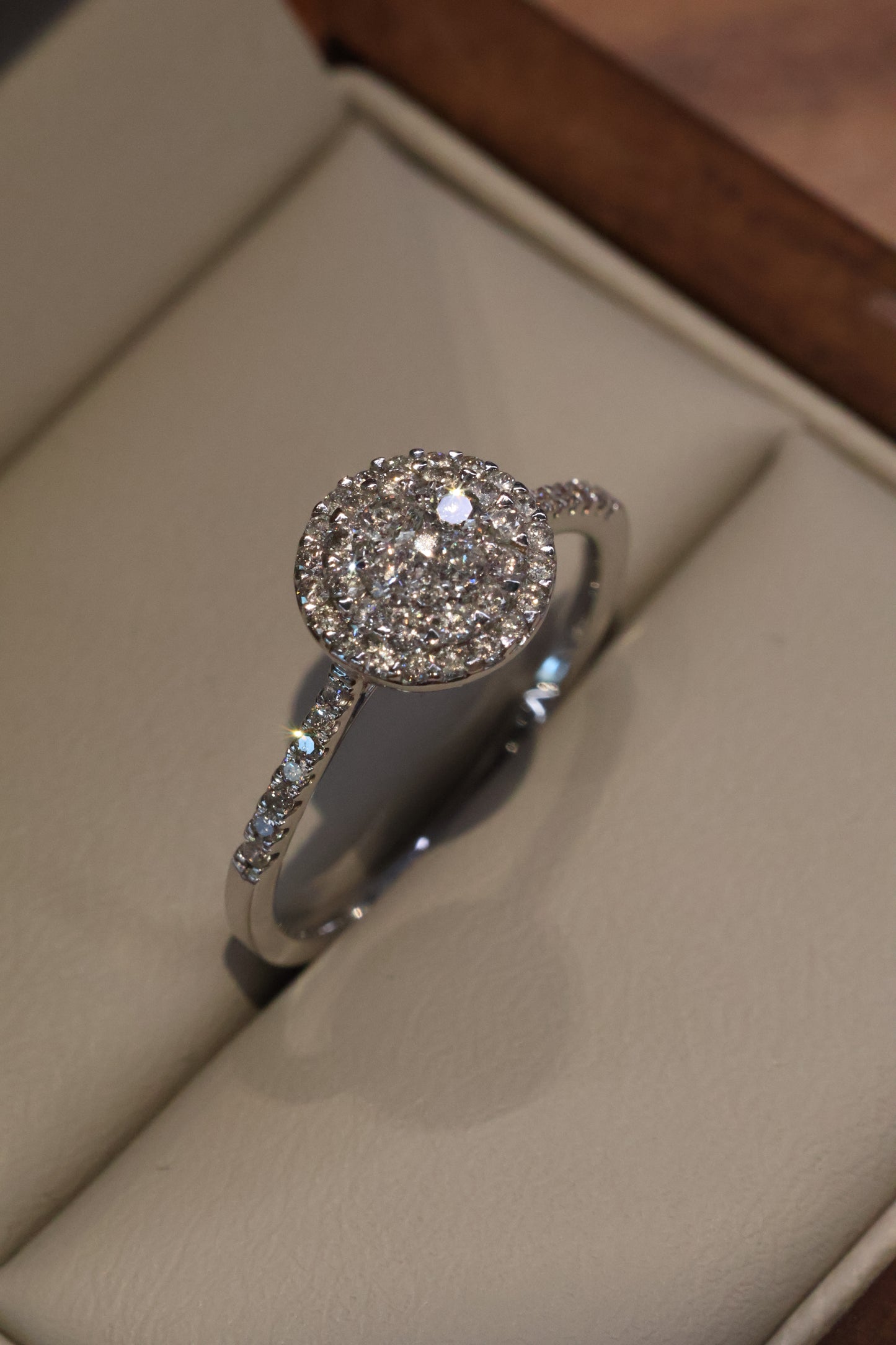 Anillo OF1492 en oro blanco 14k con diamante natural .50cts