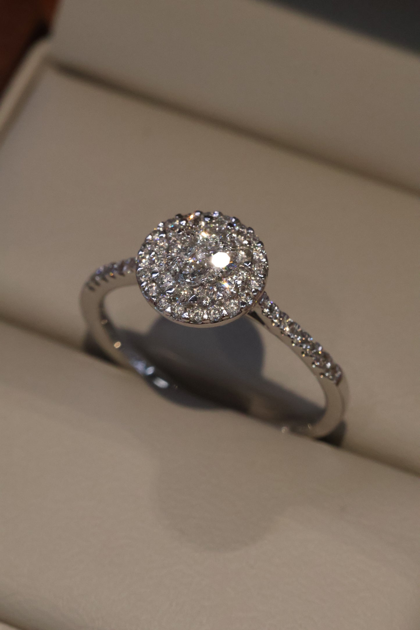 Anillo OF1492 en oro blanco 14k con diamante natural .50cts