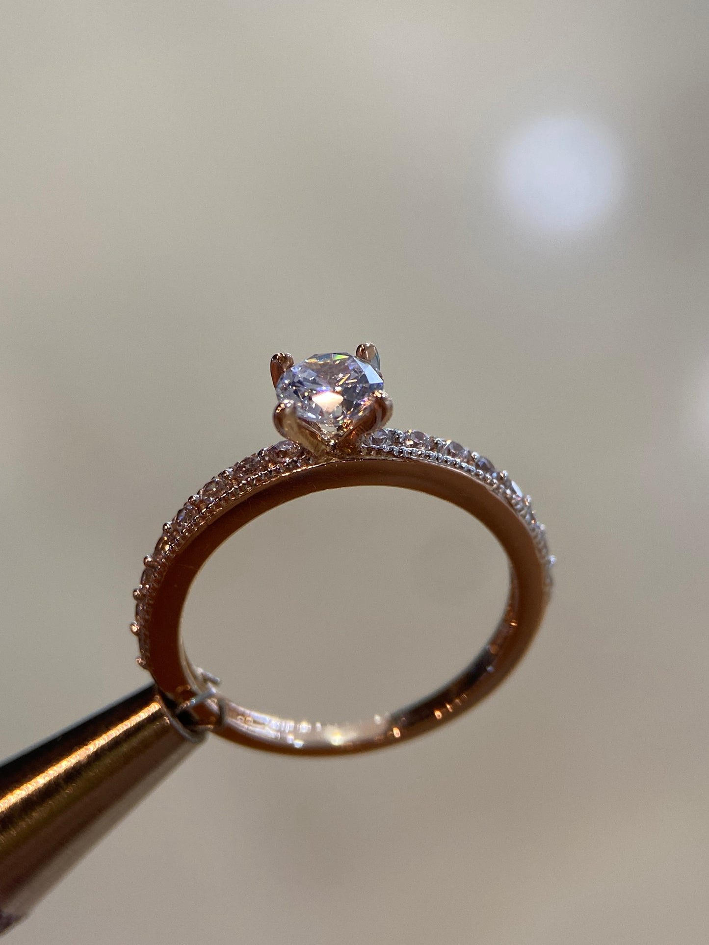 Anillo de compromiso en oro