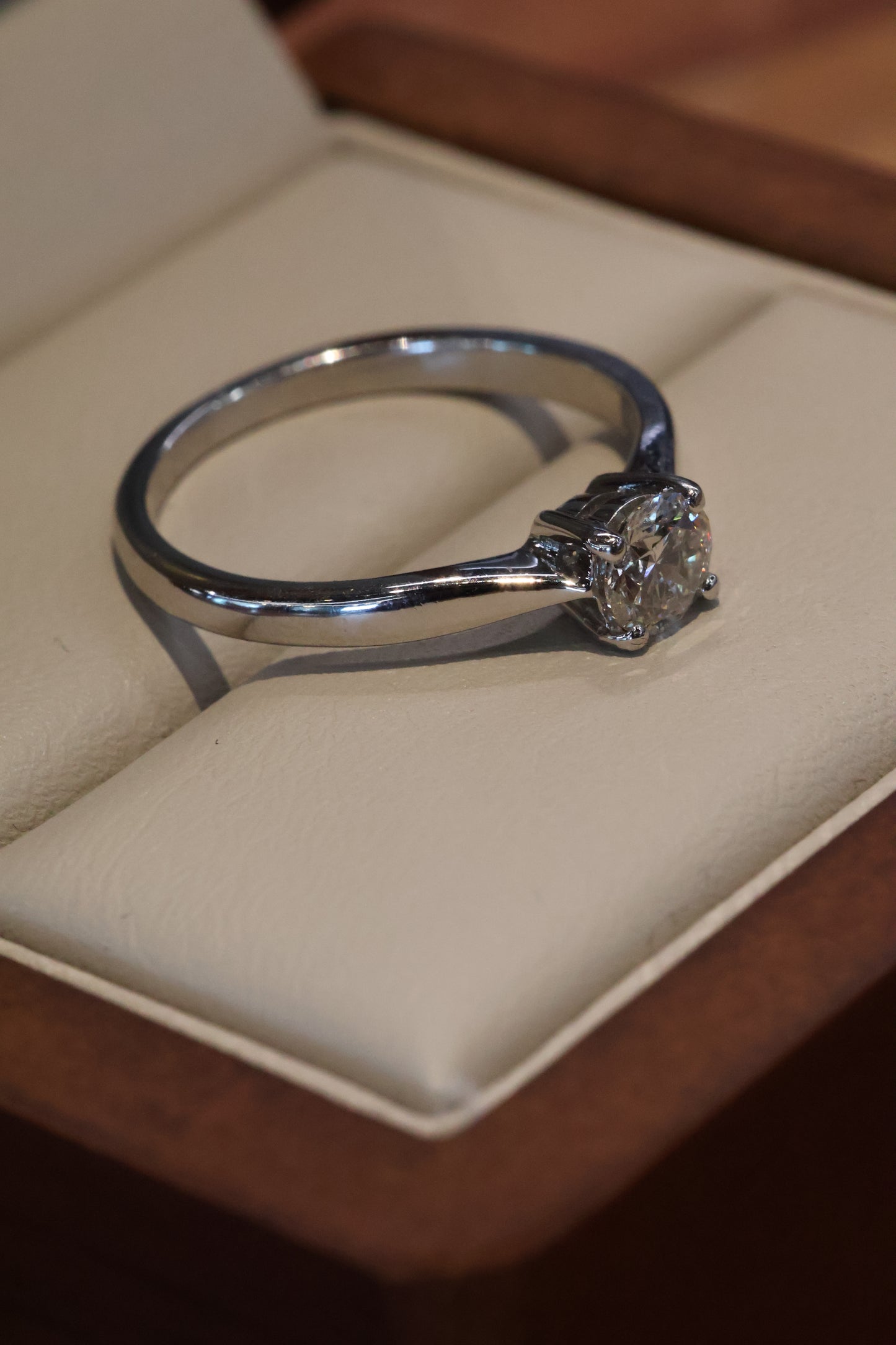 Anillo OF2235 en oro blanco 14k con diamante natural .40cts