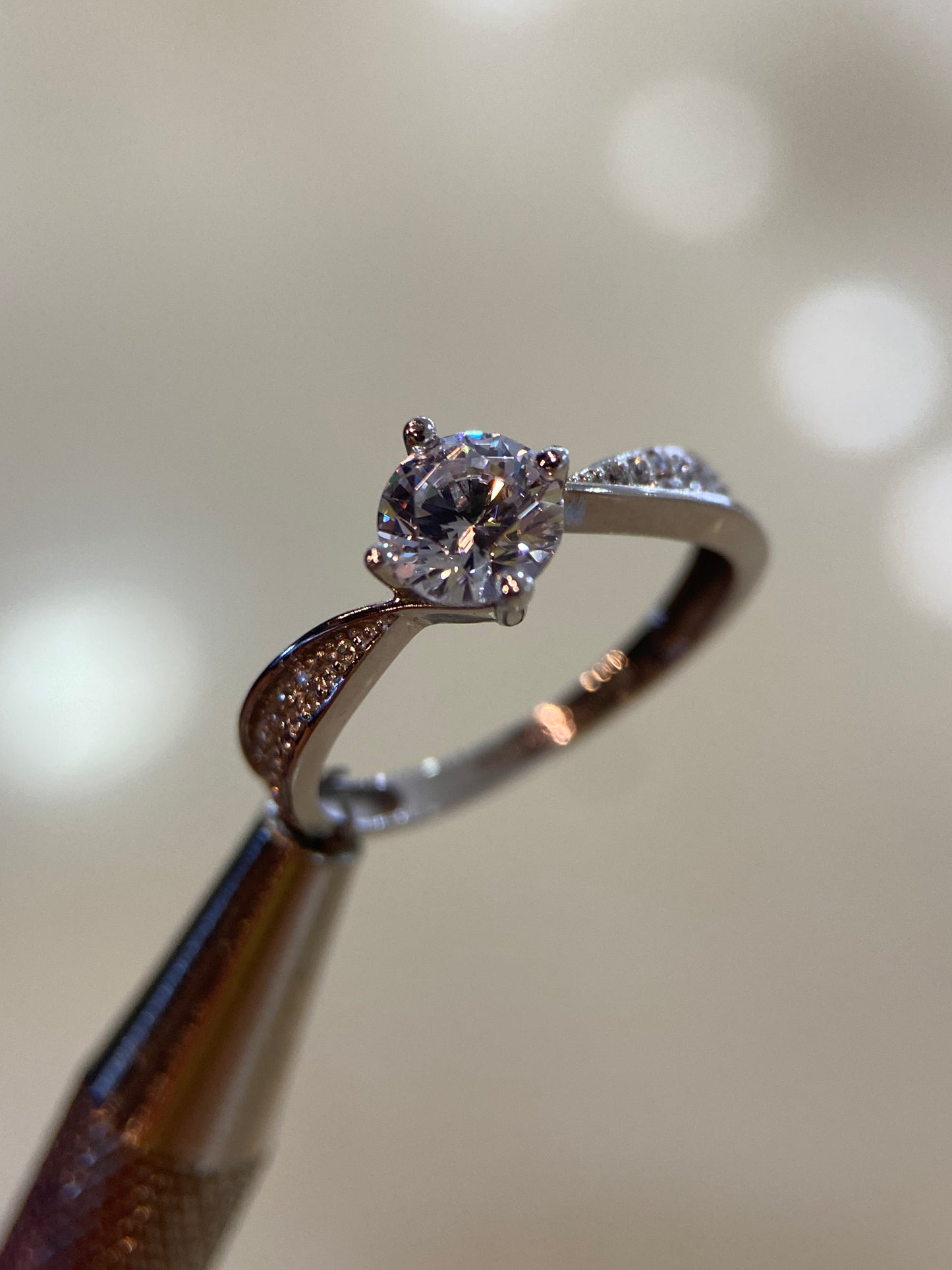 Anillo de compromiso en oro