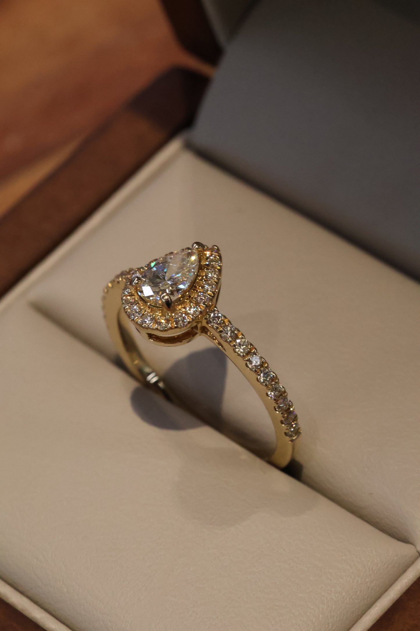 Anillo OF2207 en oro amarillo 14k con diamante natural .20cts .41L