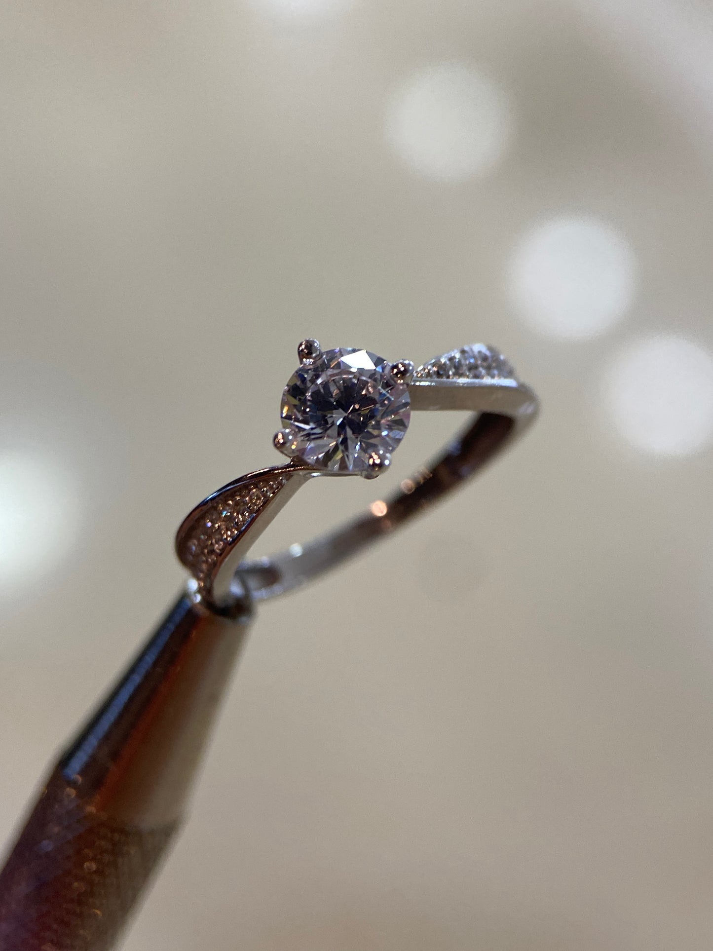 Anillo de compromiso en oro