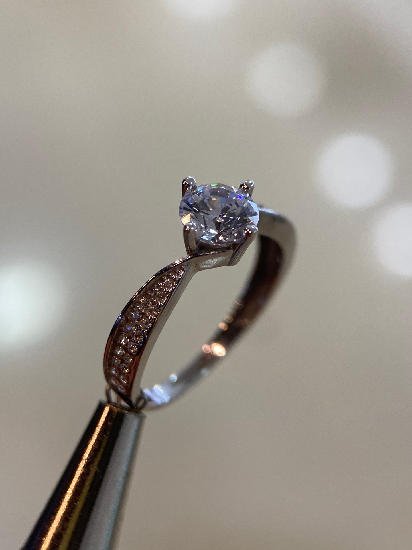 Anillo de compromiso en oro