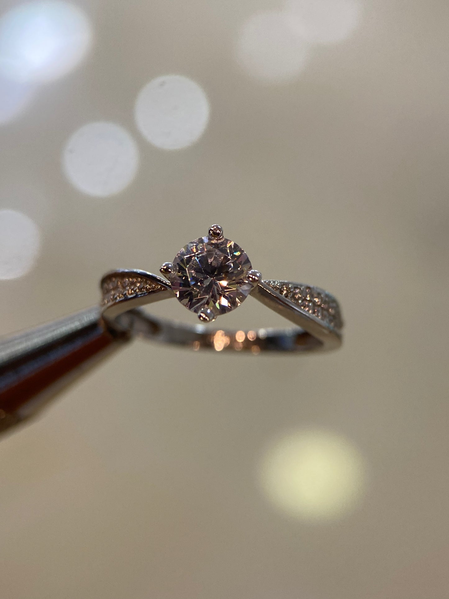 Anillo de compromiso en oro