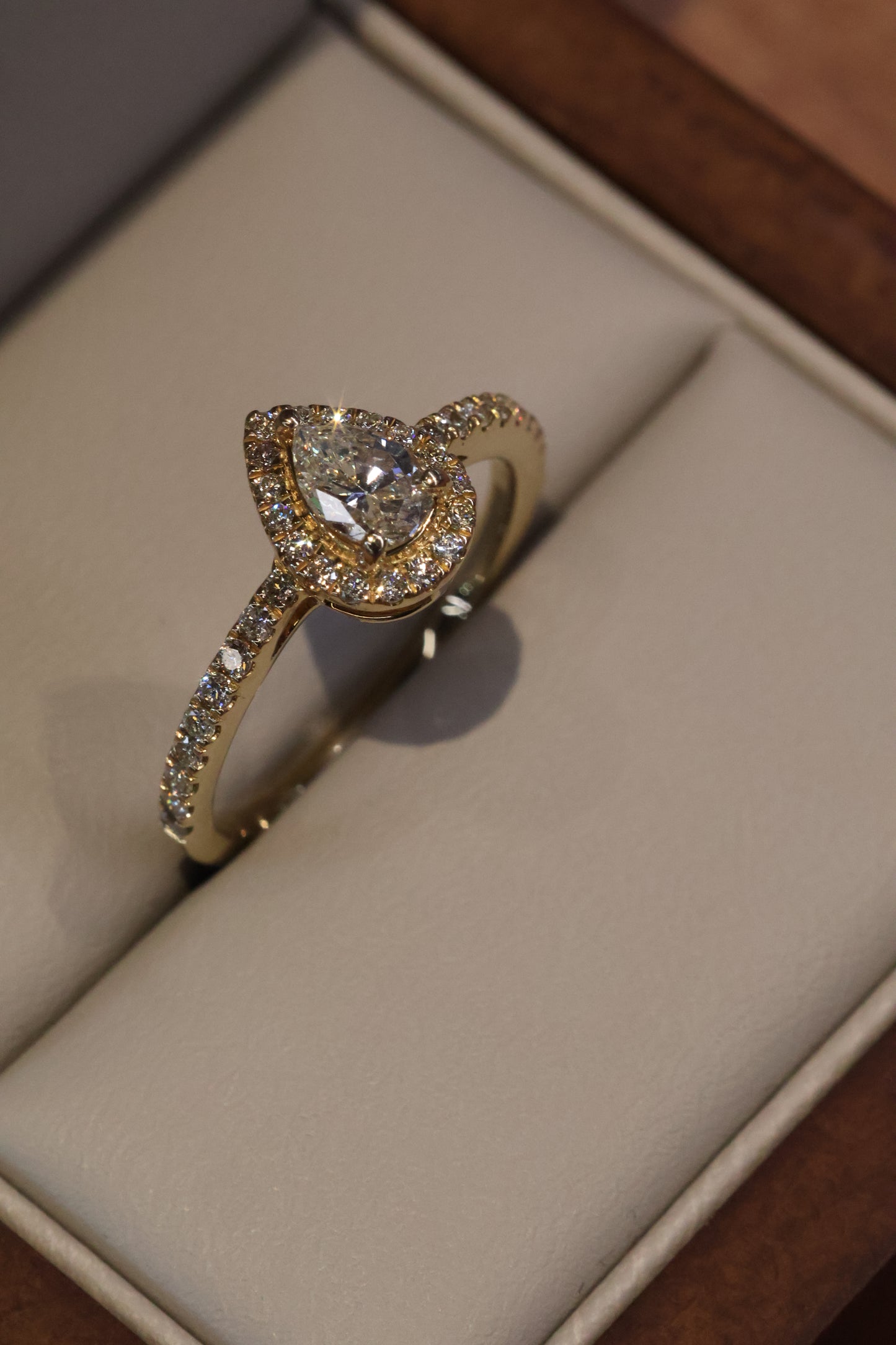 Anillo OF2207 en oro amarillo 14k con diamante natural .20cts .41L