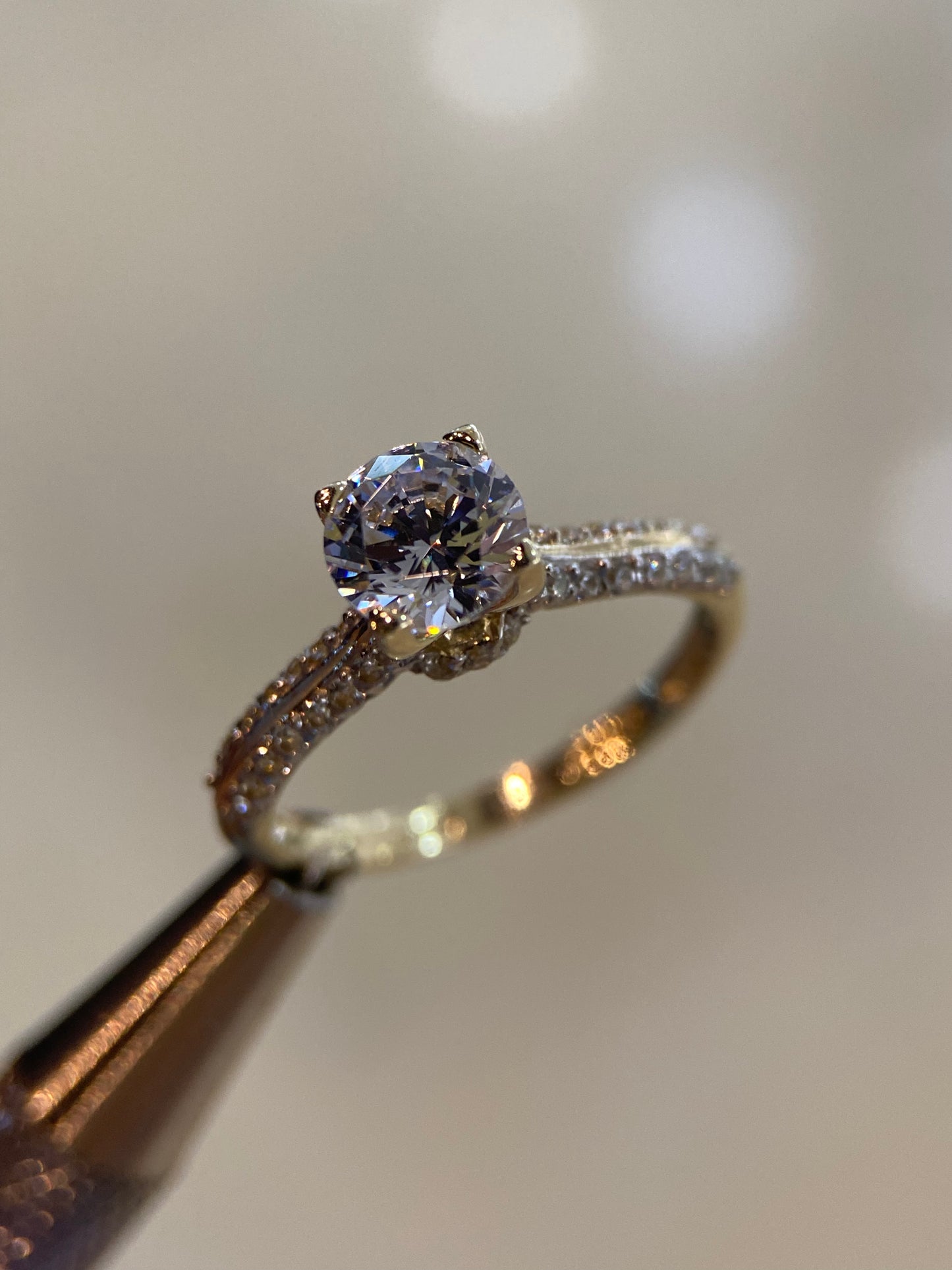 Anillo de compromiso en oro