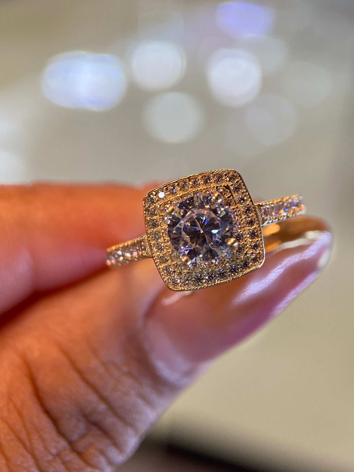 Anillo de compromiso en oro